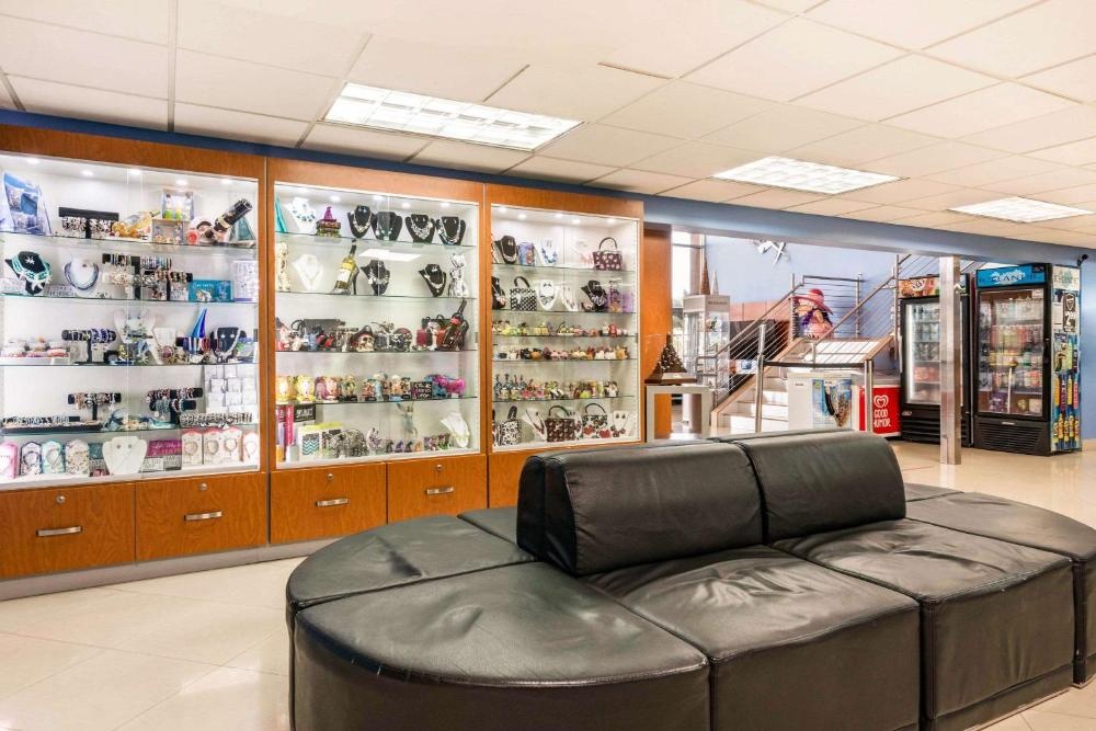 Rodeway Inn & Suites Fort Lauderdale Airport & Cruise Port